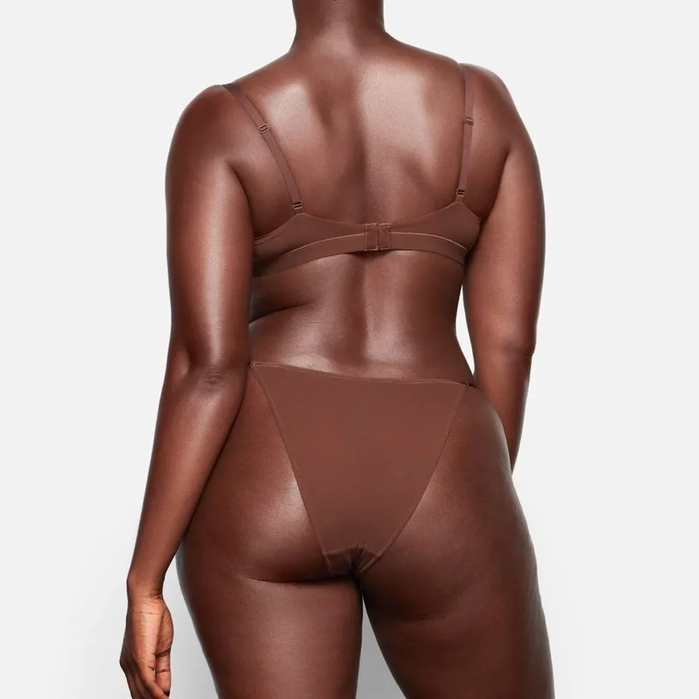 SKIMS FITS EVERYBODY STRING BIKINI‎ COCOA M NWT in packaging